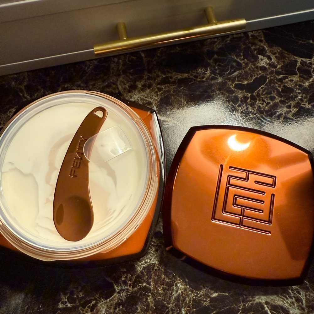 Luxury Skincare Cream with Applicator